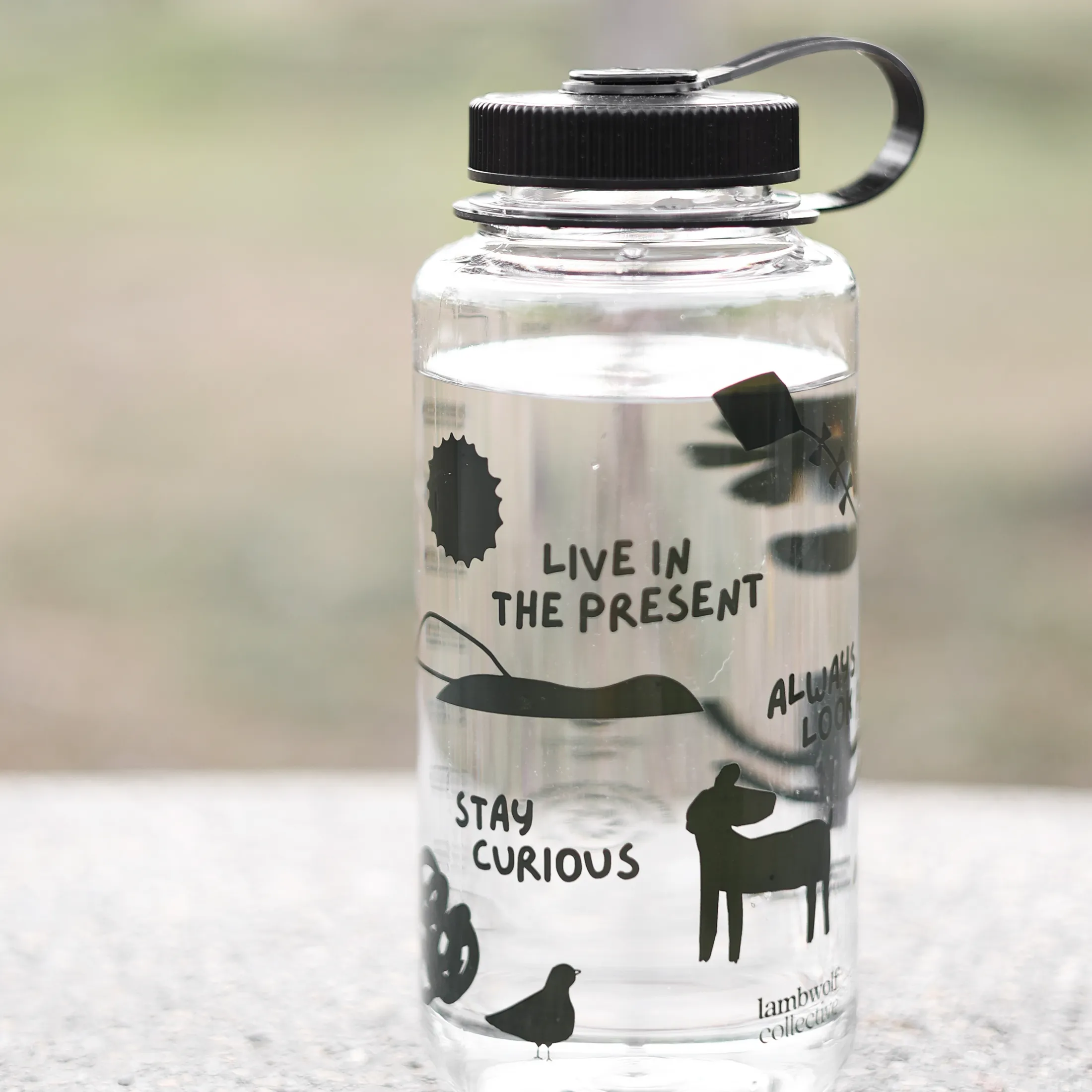 dog days water bottles (32 oz)