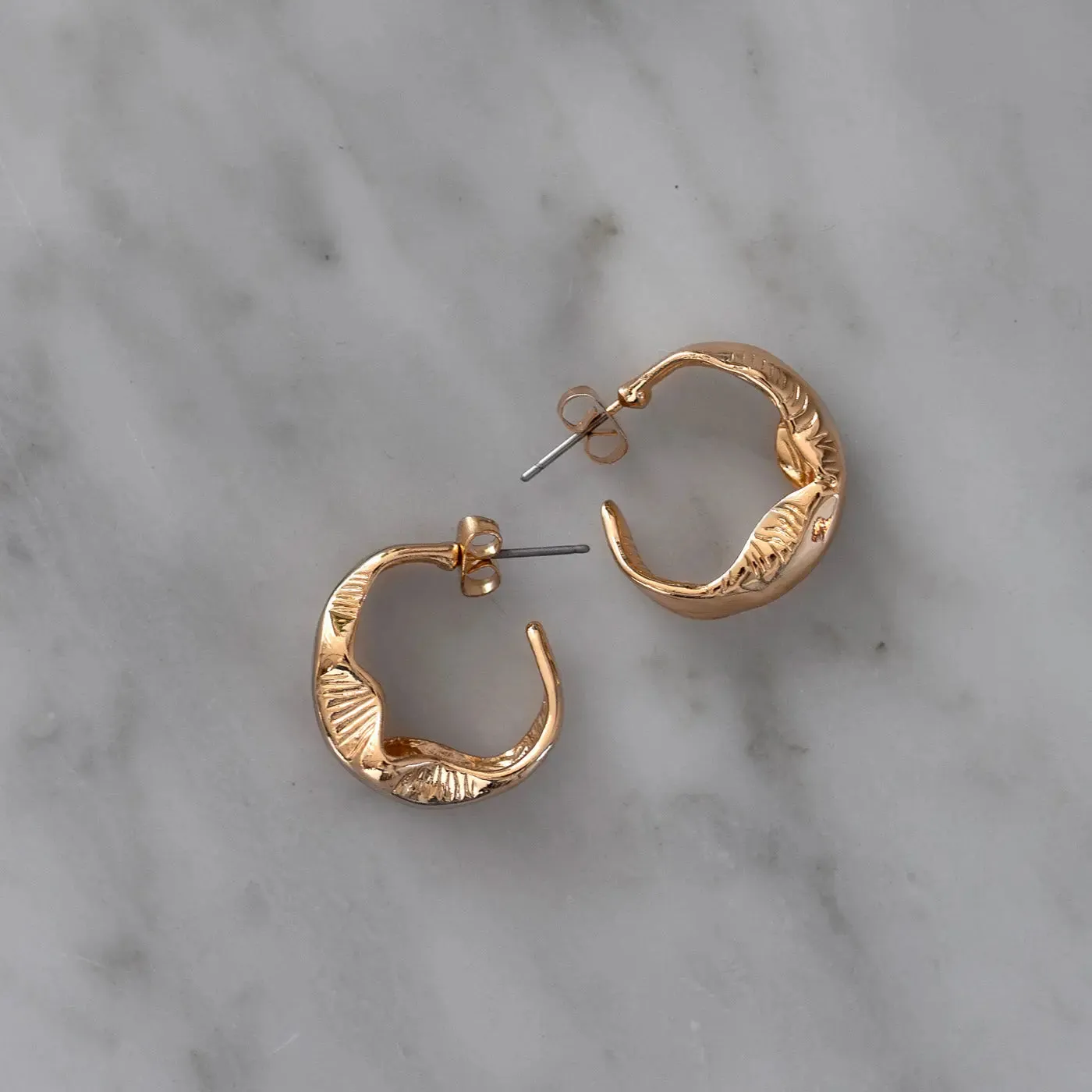 Essential- Irregular Hoop Earrings