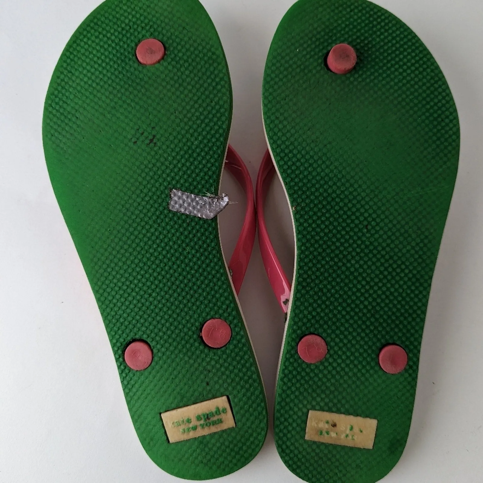 Kate Spade Kitty Flip Flops 7-8
