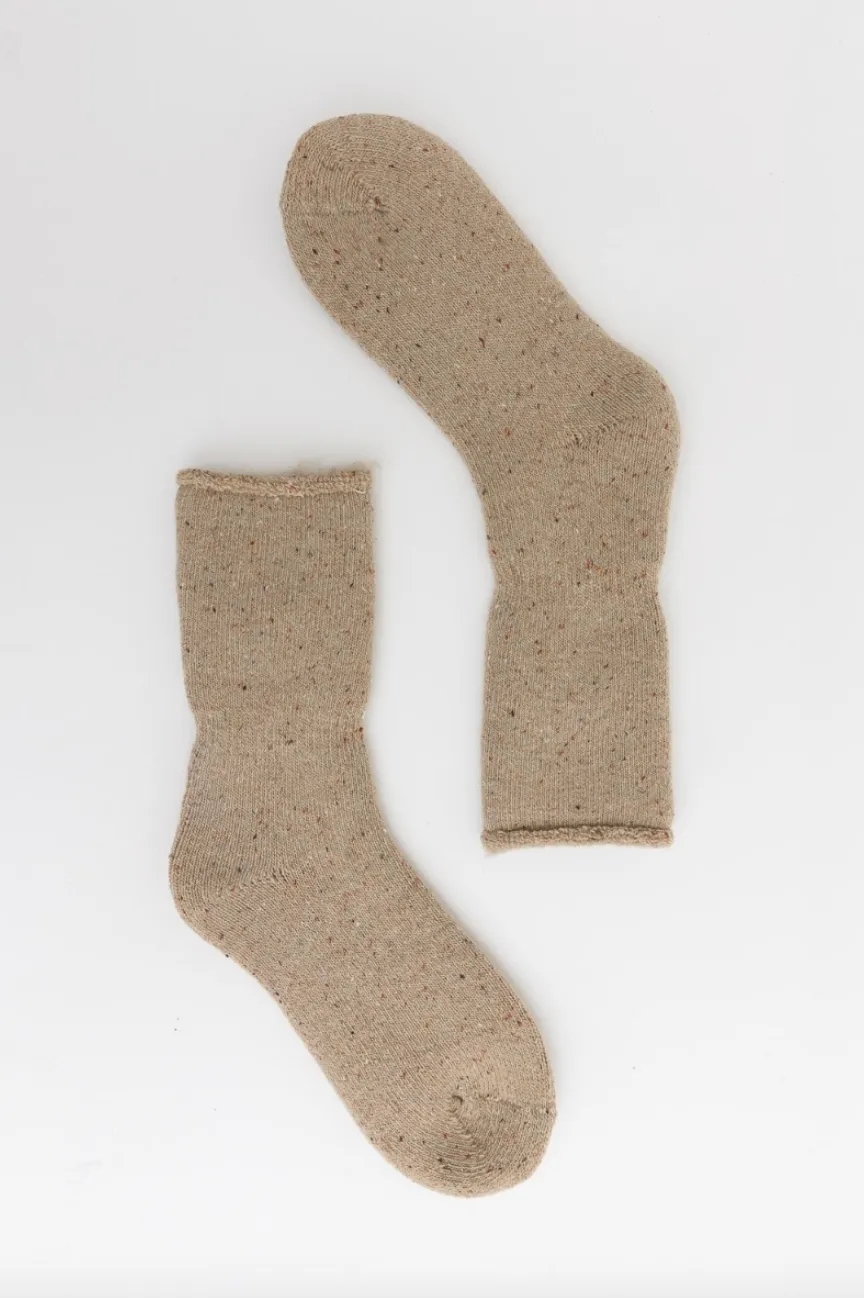 Thick Knit Crew Socks for Ultimate Fall & Winter Warmth 🧦